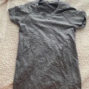 grey lululemon swiftly tech size 4